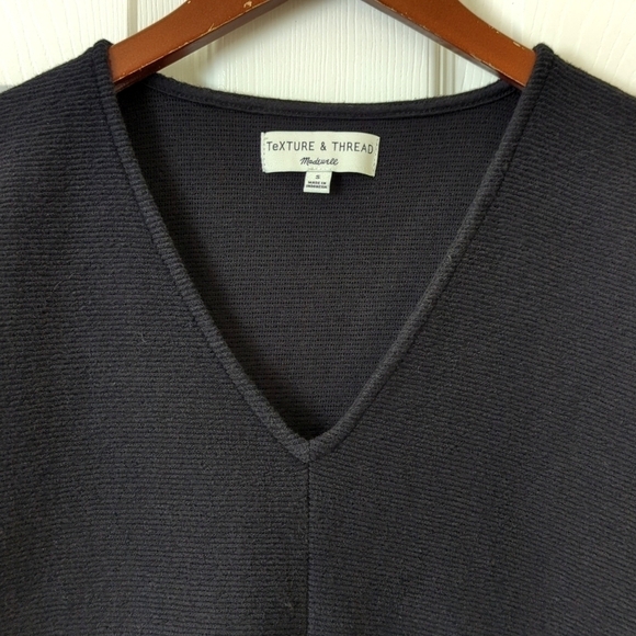 Madewell Texture & Thread Ribbed Knit Quarter Sleeve V-neck Tie Front Top Black - Picture 2 of 12